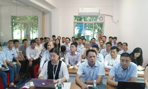 聚焦目的，，，，，，，，全力以赴——2018年918博天堂年中聚会圆满举行